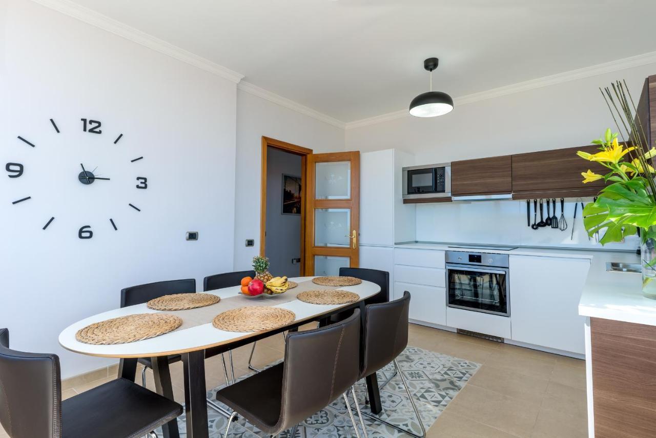 Villa, Private Heated Pool And Jacuzzi . Maspalomas  Bagian luar foto
